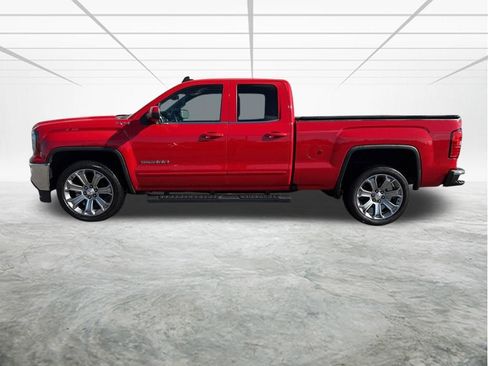 Used 2018 GMC Sierra 1500 SLE w/ SLE Value Package AWD/4WD image 2