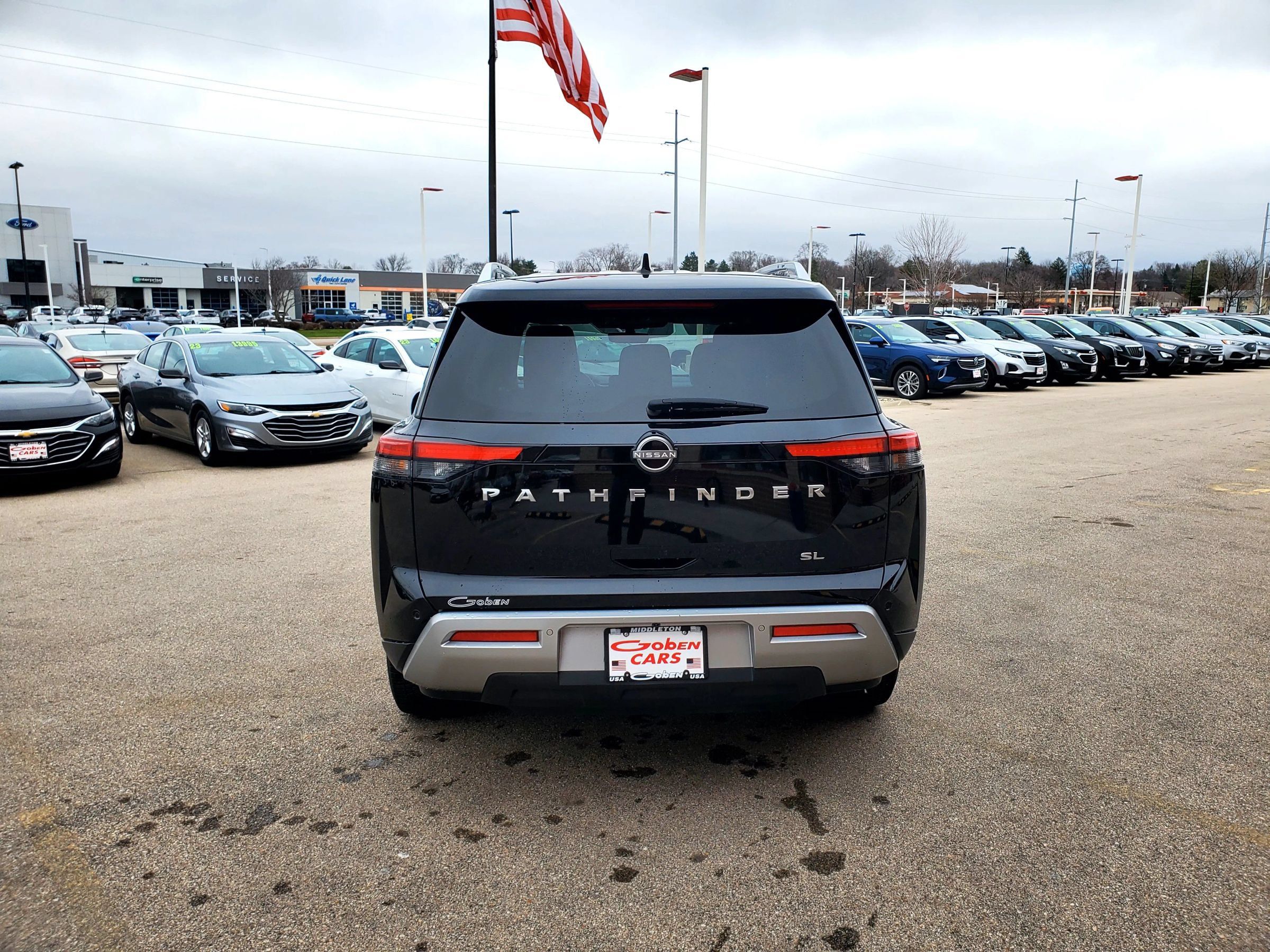 Used 2024 Nissan Pathfinder SL w/ Cargo Package FWD image 6