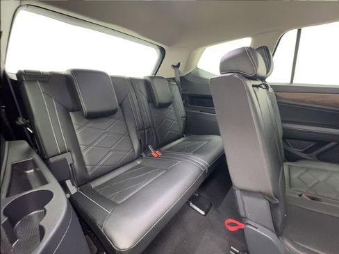 Used 2025 Volkswagen Atlas SE FWD image 28