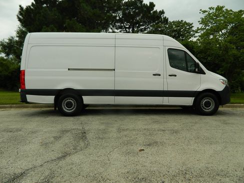 Used 2022 Mercedes-Benz Sprinter 2500 image 5