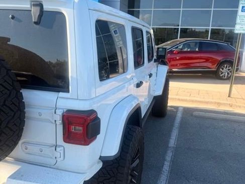 Used 2018 Jeep Wrangler Unlimited Sahara w/ Cold Weather Group image 4