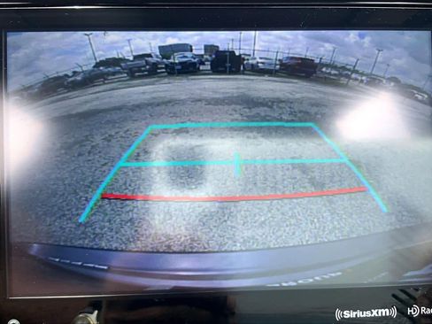 Used 2021 Toyota Highlander XLE image 26