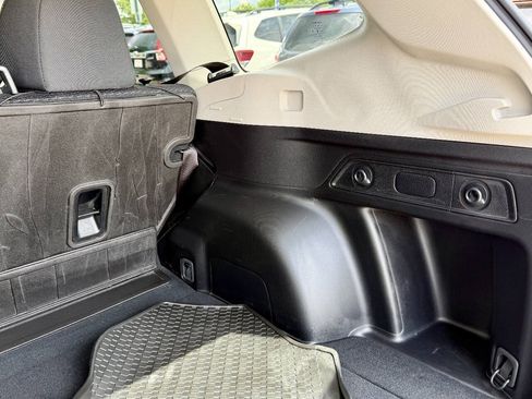Used 2019 Subaru Forester Premium AWD/4WD image 21