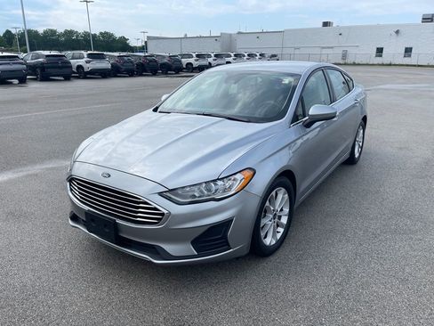 Used 2020 Ford Fusion SE FWD image 1