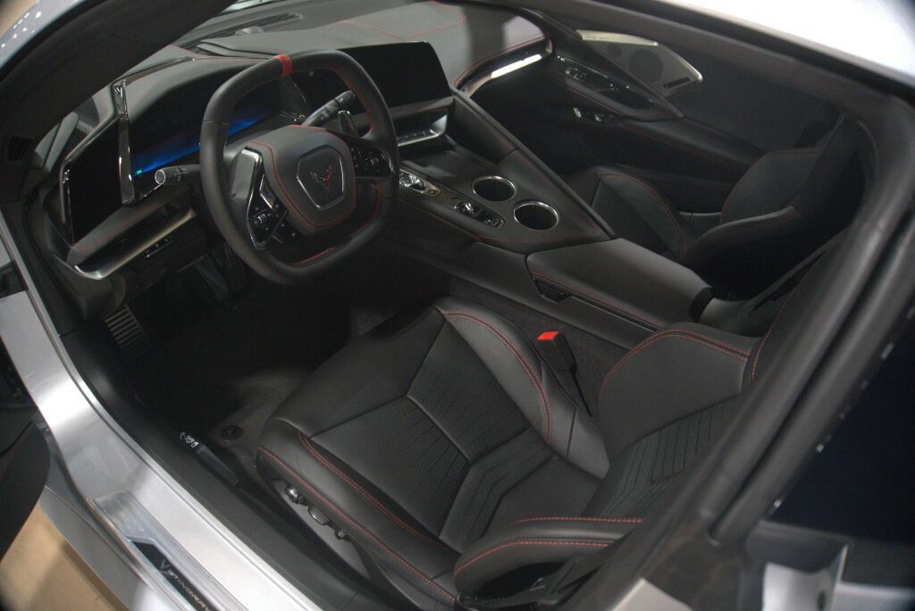 Used 2026 Chevrolet Corvette Stingray Preferred Cpe w/ Z51 Performance Package RWD image 37