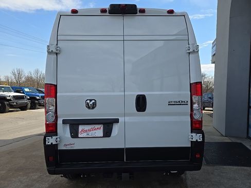 New 2026 RAM ProMaster 2500 w/ Convenience Group FWD image 9