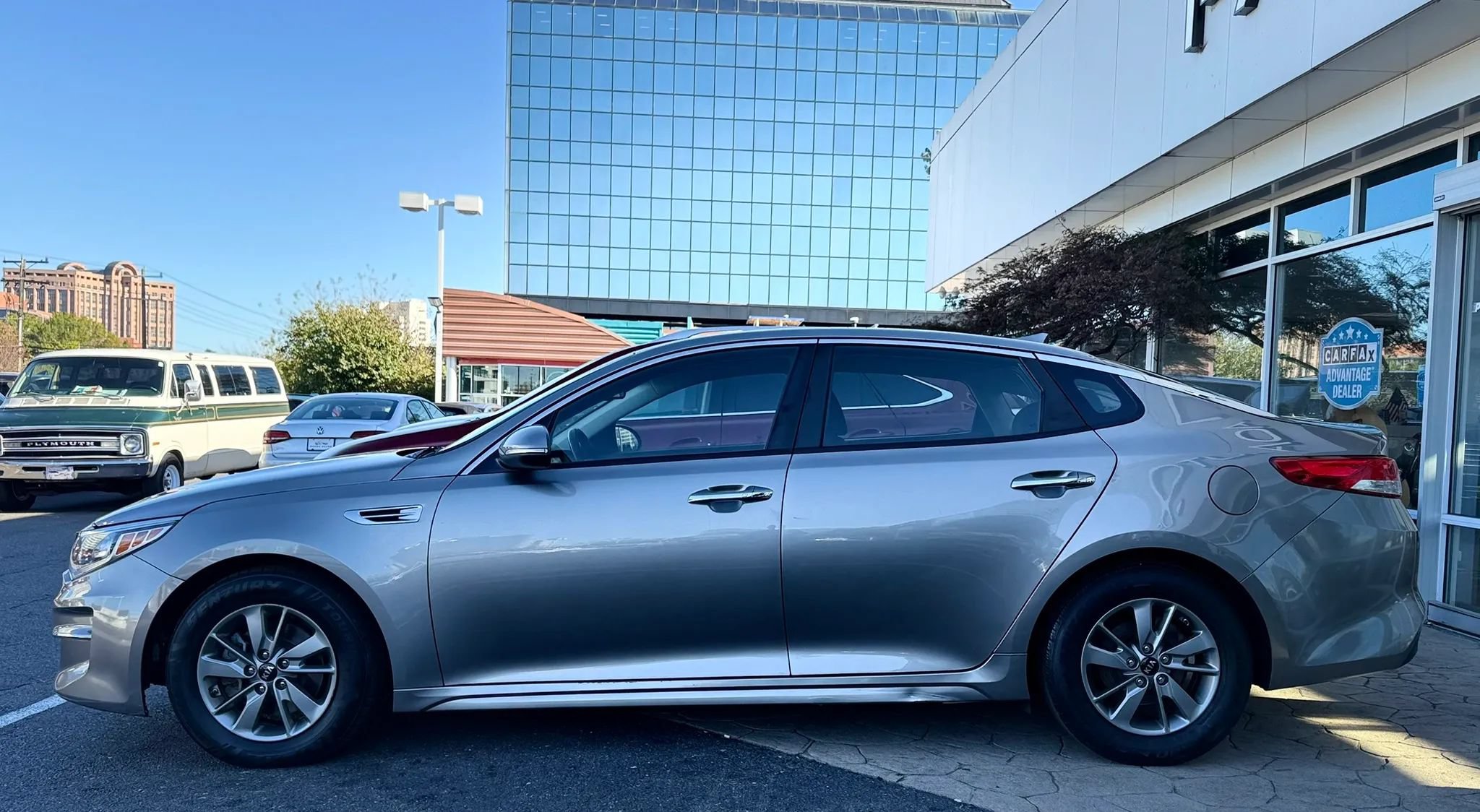 Used 2016 Kia Optima LX w/ Technology Package FWD image 3