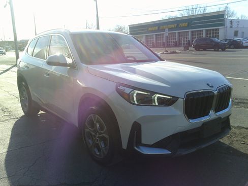 Used 2023 BMW X1 xDrive28i image 11