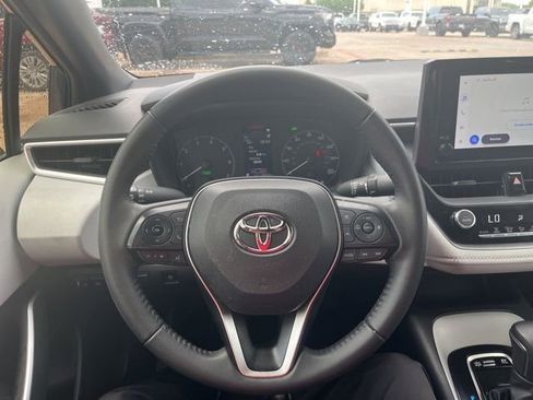 Used 2025 Toyota Corolla SE image 19