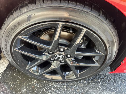 Used 2025 Honda Civic Sport image 3