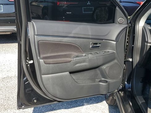 Used 2025 Mitsubishi Outlander Sport ES image 15