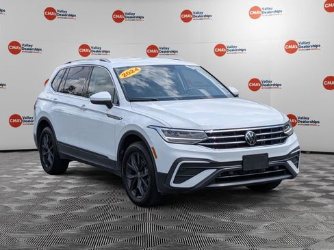 Used 2024 Volkswagen Tiguan SE AWD/4WD image 9