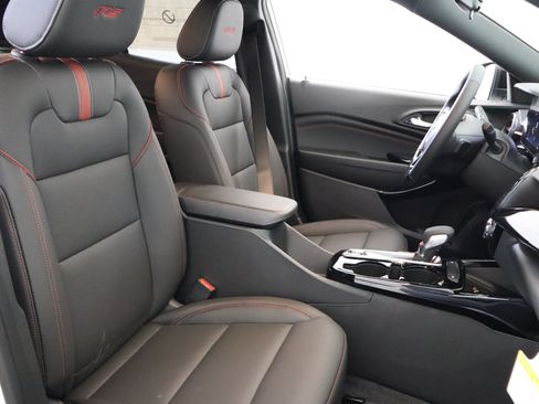 New 2026 Chevrolet Trax RS w/ Sunroof Package FWD image 21