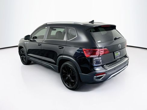 Used 2023 Volkswagen Taos SE w/ Black Wheel Package FWD image 5