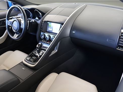 Used 2018 Jaguar F-TYPE R-Dynamic image 16