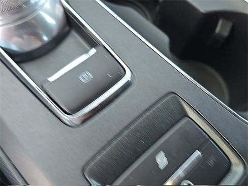 Used 2020 Ford Fusion SE image 24