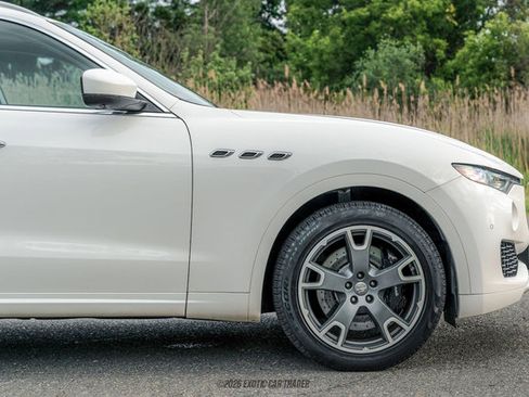 Used 2017 Maserati Levante S AWD/4WD image 11