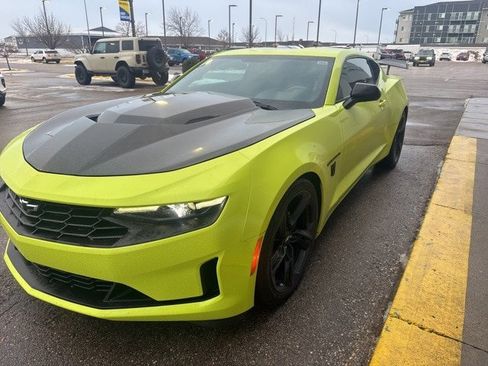 Used 2019 Chevrolet Camaro LT w/ Technology Package image 2