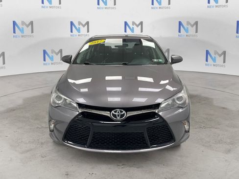 Used 2017 Toyota Camry SE FWD image 6