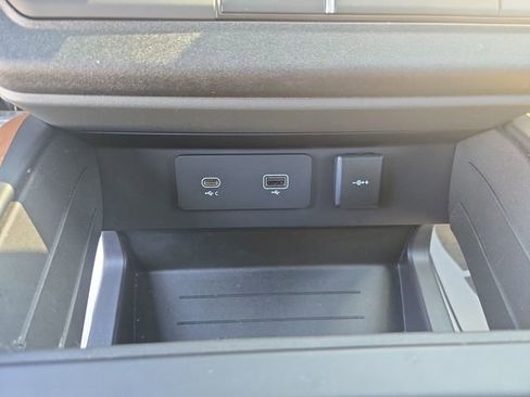 Used 2023 Land Rover Defender 130 X AWD/4WD image 10
