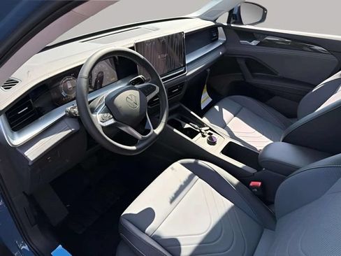 New 2026 Volkswagen Tiguan SE AWD/4WD image 7
