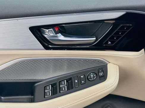 Used 2023 Acura MDX SH-AWD image 15