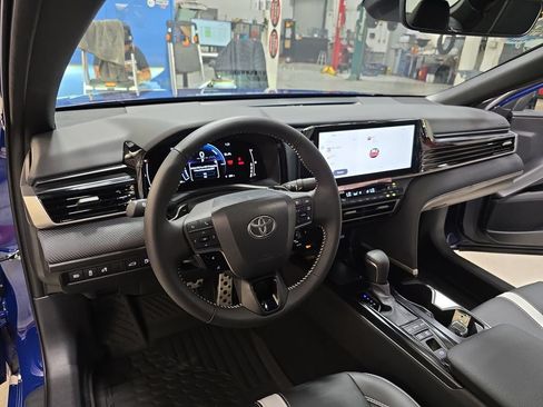 Used 2026 Toyota Camry SE w/ Multimedia Upgrade Package FWD image 17