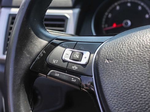 Used 2019 Volkswagen Atlas SE w/ Towing Package FWD image 32
