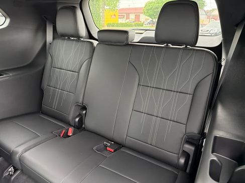 New 2026 Buick Enclave Avenir image 20