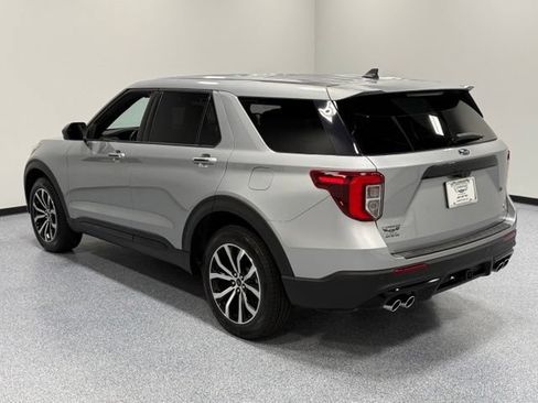 Used 2022 Ford Explorer ST AWD/4WD image 7