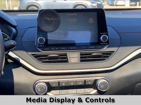 Used 2020 Nissan Altima 2.5 SR w/ Premium Package image 5