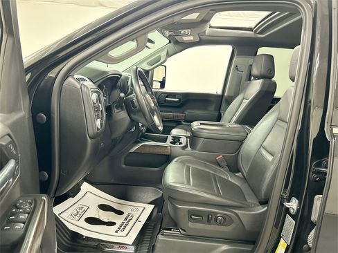 Used 2021 GMC Sierra 3500 Denali w/ Denali Black Diamond Edition image 9