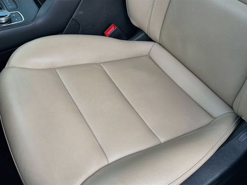 Used 2025 Cadillac XT4 Premium Luxury FWD image 20