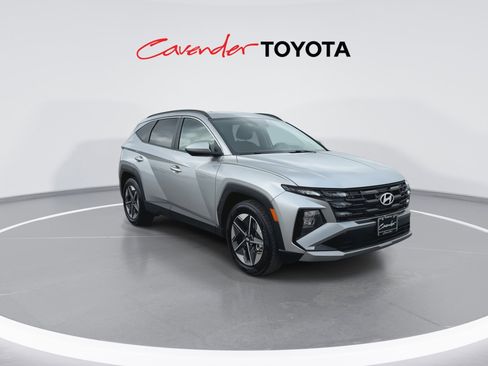 Used 2025 Hyundai Tucson SEL FWD image 2