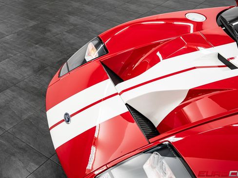 Used 2005 Ford GT RWD image 9