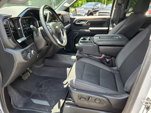 Used 2023 Chevrolet Silverado 1500 LT w/ Protection Package AWD/4WD image 11
