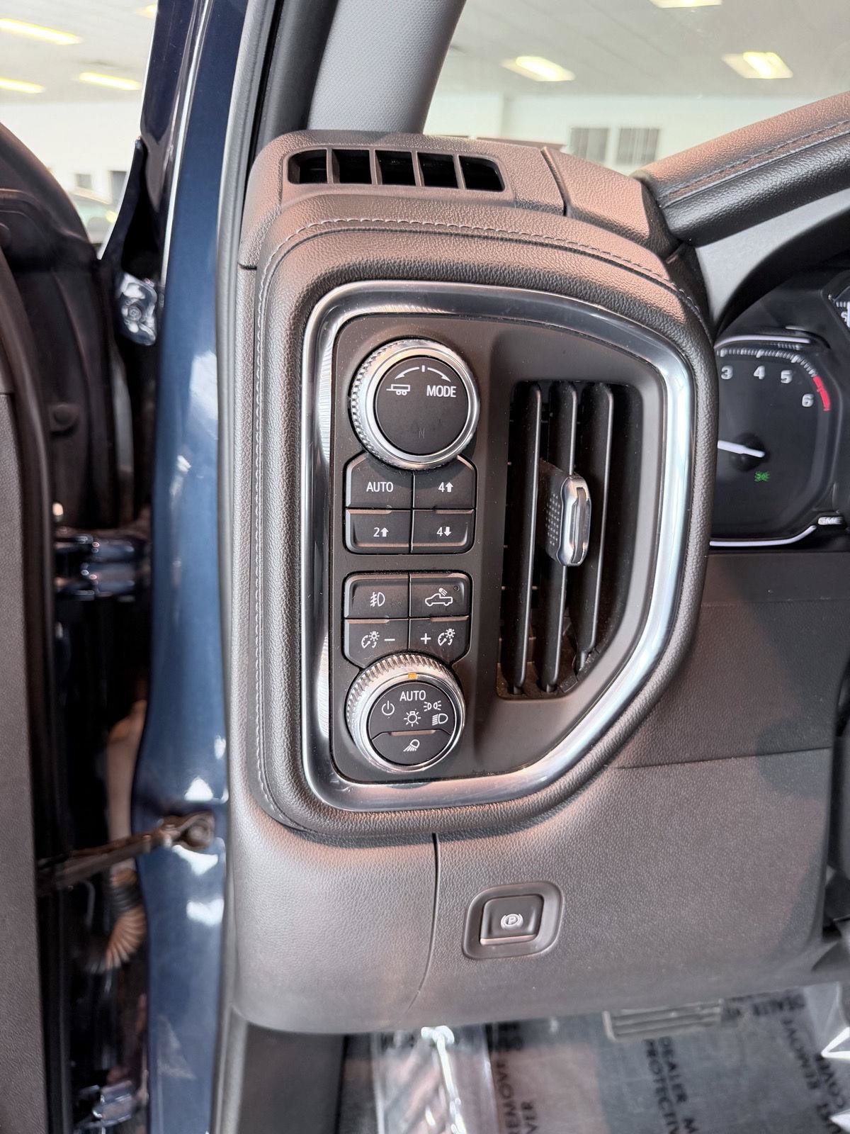 Used 2021 GMC Sierra 1500 SLT w/ SLT Premium Package AWD/4WD image 36
