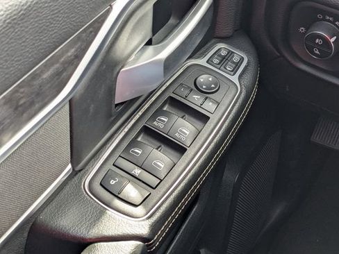 Used 2024 RAM 3500 Big Horn AWD/4WD image 19