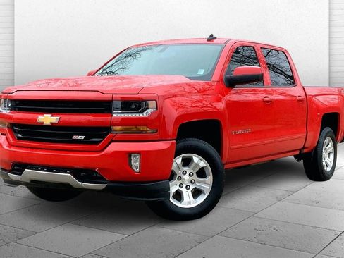 Used 2018 Chevrolet Silverado 1500 LT w/ All Star Edition image 11