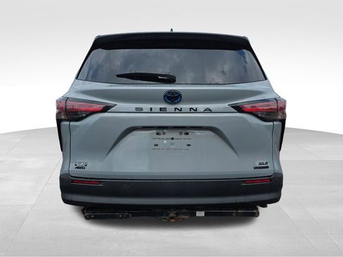 Used 2022 Toyota Sienna XLE Woodland Edition AWD/4WD image 8