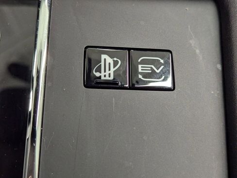 Used 2025 Mitsubishi Outlander SE image 26