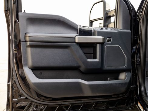 Used 2022 Ford F450 Platinum w/ FX4 Off-Road Package image 34