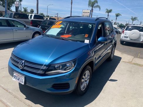 Used 2017 Volkswagen Tiguan S image 4
