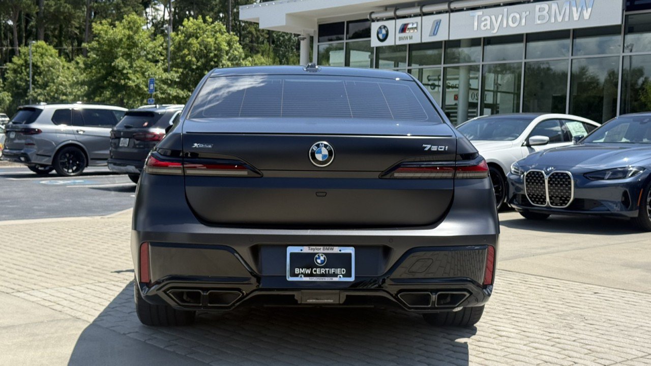 Used 2023 BMW 760i xDrive w/ Executive Package AWD/4WD image 5
