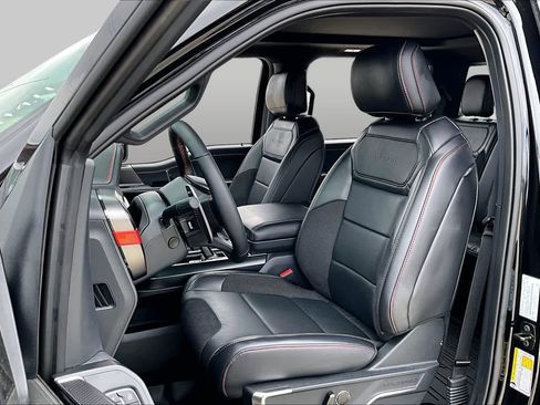 Used 2025 Ford F150 Raptor AWD/4WD image 8
