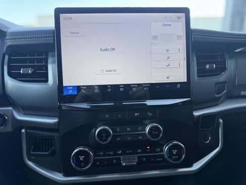 Used 2024 Ford Expedition XLT image 12