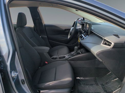 Used 2025 Toyota Corolla LE image 17