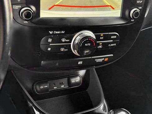 Used 2014 Kia Soul + image 13
