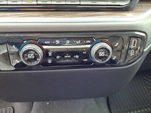 Used 2024 Chevrolet Silverado 1500 LT AWD/4WD image 12