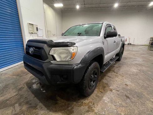 Used 2012 Toyota Tacoma 4x4 Access Cab w/ Convenience Pkg image 3